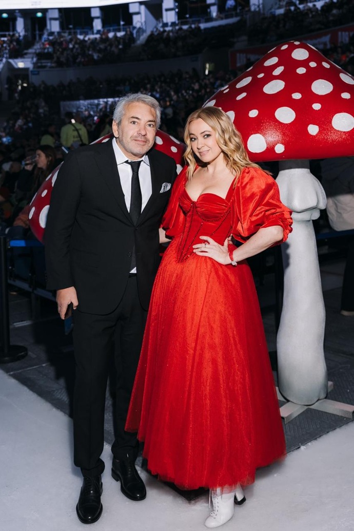 Регина Тодоренко, Лера Кудрявцева, Мария Мельникова и другие звезды стали гостями на аншлаговой премьере ледового шоу «Белоснежка» Евгения Плющенко и Яны Рудковской